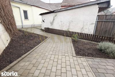 Casă cu 3 camere semidecomandat cu Canalizare în Plopilor - 10