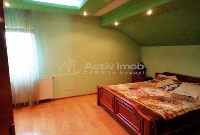 Casă cu 9 camere cu Teren 660 Mp în Prelungirea Ghencea