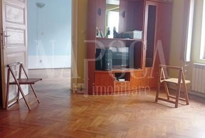 Casă individuală cu 5 camere cu Canalizare în Central - 1