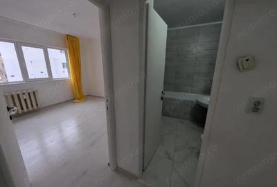 Zona Nord- bloc din 1986- Ap. 2 camere decomandate, etaj intermediar - 5