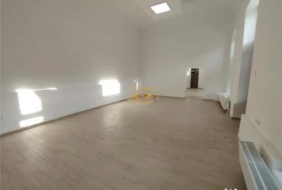 Spațiu comercial, de 72 mp, în Central - 5