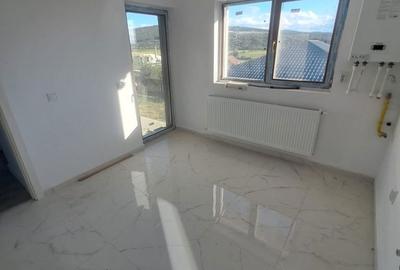 Casă cu 4 camere cu Teren 450 Mp în Bârnova