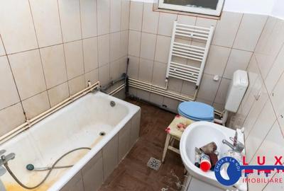 Casă cu 3 camere cu Canalizare în Central - 2