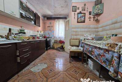 Apartament cu 4 camere decomandat în E3