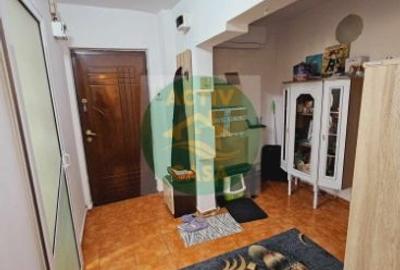 Apartament cu 3 camere decomandat în Roman - 5