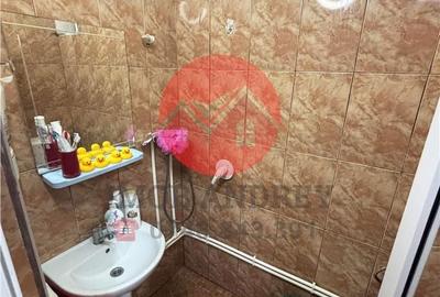 Garsonieră în Vest