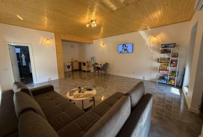 Spațiu comercial, de 75 mp, în Corbu