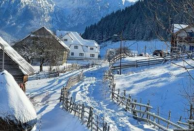 Casă cu 3 camere în Fundata - 4