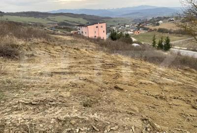 Teren de 1525 mp, în Central - 3