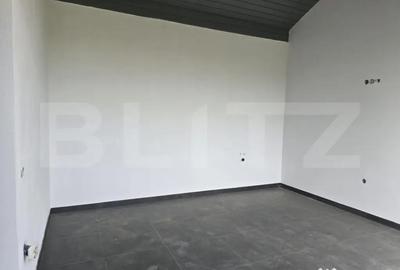 Casă cu 2 camere cu Teren 780 Mp în Lazuri