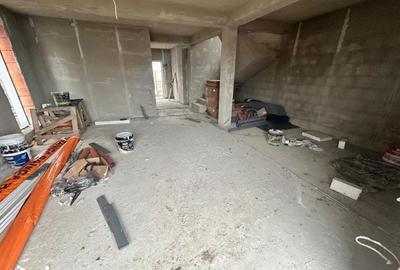 Casă cu 4 camere cu Teren 300 Mp în Central - 8