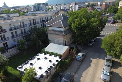 Casă cu 7 camere cu Teren 700 Mp în Hotvon - 8