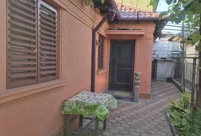 Casă cu 4 camere cu Canalizare în Coiciu