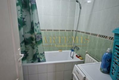 Apartament de 2 camere, decomandat, 49 mp., zona Sud - 7