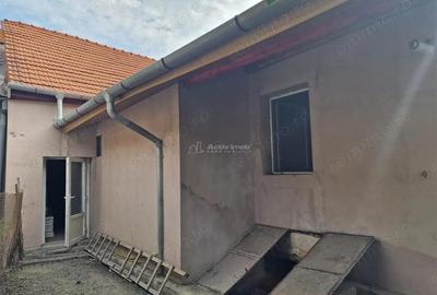 Casă cu 1 camere cu Teren 306 Mp în Muncitoresc