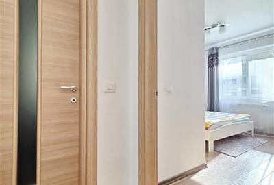 Apartament cu 2 camere semidecomandat în Tractorul - 2