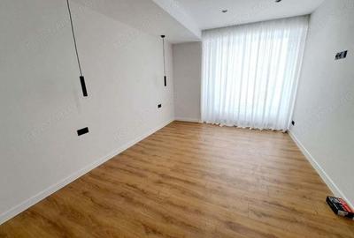 Apartament cu 3 camere în Brâncoveanu