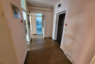 Apartament cu 2 camere decomandat în Piața Centrală - 2