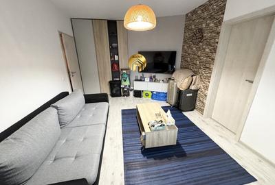 Apartament cu 2 camere decomandat, mobilat în Central