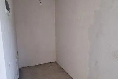 Casă cu 4 camere semidecomandat cu Teren 350 Mp în Jucu - 1