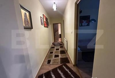 Apartament cu 3 camere semidecomandat în 9 Mai