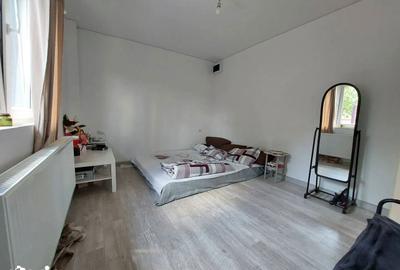Casă cu 4 camere cu Canalizare în Central - 7