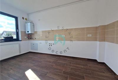 Apartament cu 3 camere decomandat în Tractorul - 2