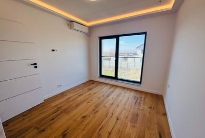 Casă cu 4 camere cu Canalizare în Sud - 12