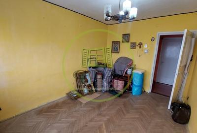 Apartament cu 3 camere decomandat în Valea Rosie - 2