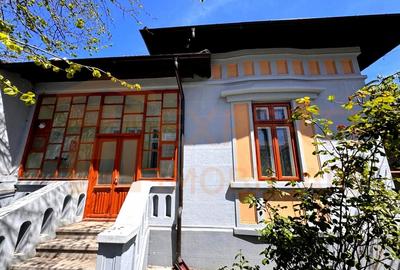 Casă individuală cu 8 camere cu Canalizare în Tomis II - 1