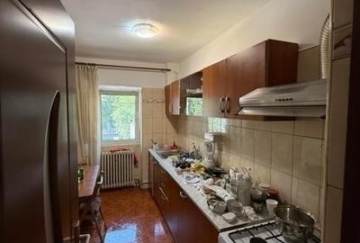 2 camere decomandat- Posta Pacurari 62mp -etaj 2 - 125000 euro 2 camere decomandat- Posta Pacurari 62mp -etaj 2 - 125000 euro - 2