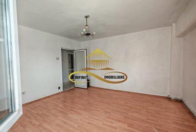Apartament de vânzare - 2 camere decomandate, etaj intermediar, - 16