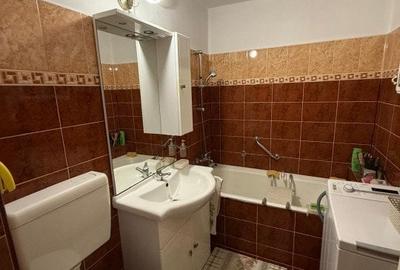 Apartament de vanzare, cu 4 camere, 77,62 mp, decomandat, zona Strand - 6