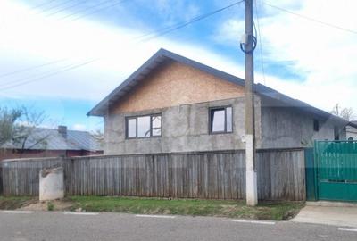 Casă cu 3 camere cu Teren 900 Mp în Drăgănești - 4