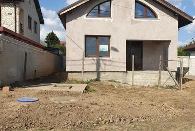 Casă cu 4 camere cu Teren 300 Mp în Poiana - 6