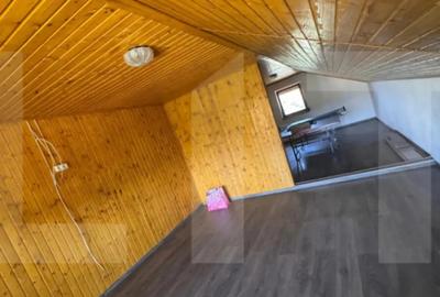 Casă cu 10 camere cu Teren 774 Mp în Central