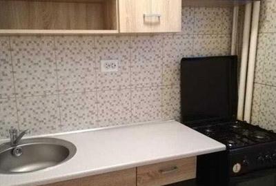 Apartament cu 3 camere semidecomandat în Apărătorii Patriei - 1