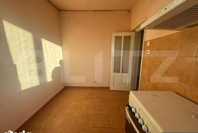 Apartament cu 3 camere semidecomandat în Central - 3