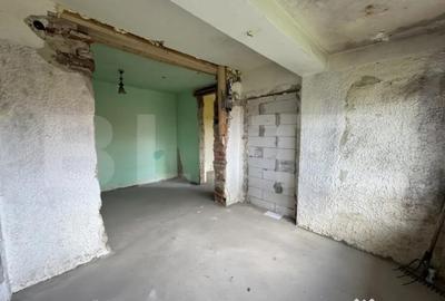 Casă cu 4 camere cu Teren 244 Mp în Central - 2