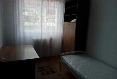 Apartament cu 3 camere semidecomandat în Central - 3
