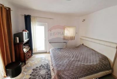 Casă cu 7 camere cu Garaj în Zănești - 2