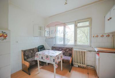 Apartament cu 2 camere de Vanzare, Etaj 1, zona Iosia - 2