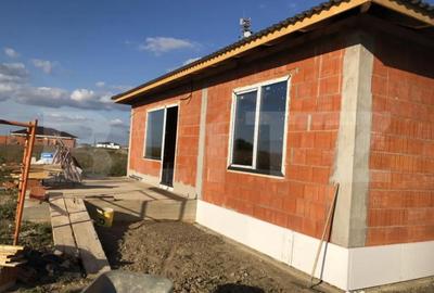 Casă cu 4 camere cu Teren 450 Mp în Odoreu - 8