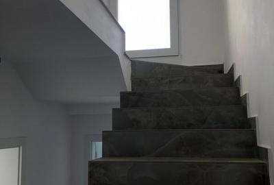 Casă cu 4 camere cu Teren 302 Mp în Plopi - 12