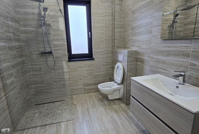 Spațiu comercial, de 70 mp, în Central - 2