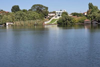 Vanzare teren cu deschidere la lac, zona Ciofliceni - Sangov. - 2