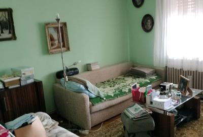 Apartament cu 4 camere la etajul 1/3 in bloc construit in asociatie,220.000 € - 4