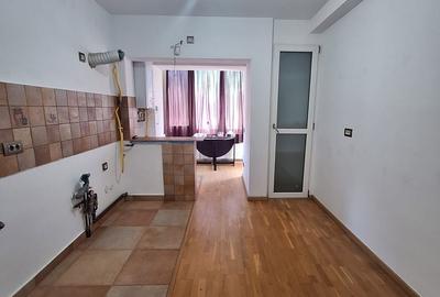 Apartament cu 4 camere decomandat în Central - 4