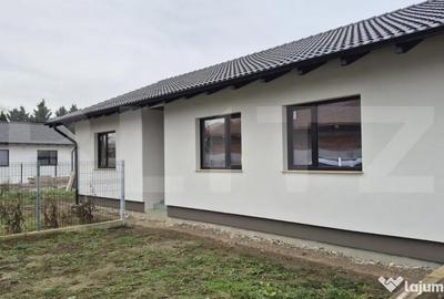 Casă cu 4 camere cu Teren 400 Mp în Vetiș - 7