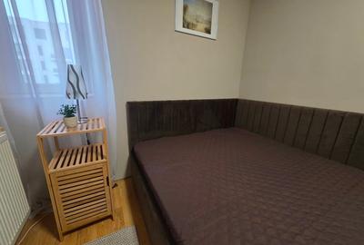 Apartament cu 3 camere nedecomandat, mobilat în 13 Septembrie - 5